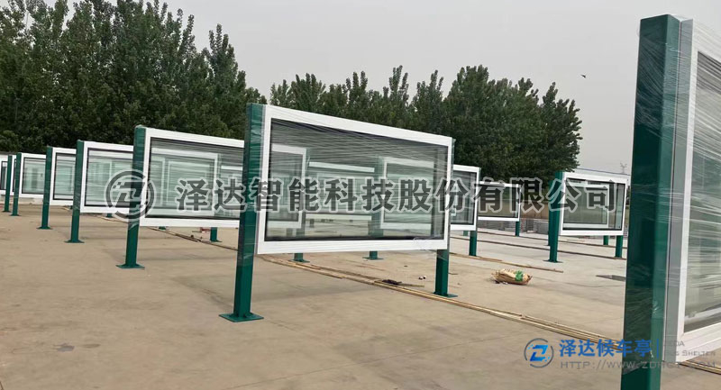 北京完善公交候车亭设施  打造天骄圣地旅游新形象