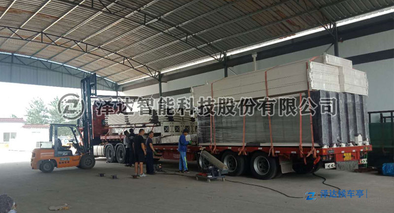 福建厦门为改善骑行一组的出行条件，大力建设遮阳挡雨棚(图4)