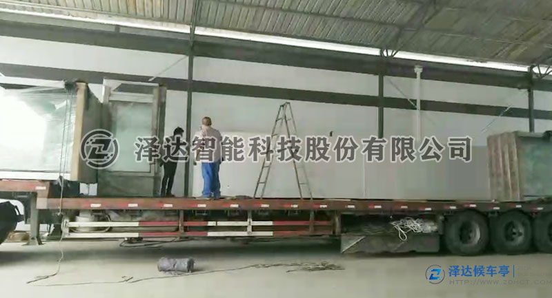 安徽省12米候车亭生产完成并装车发货(图2)