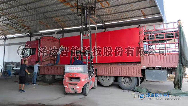 江西省中国红候车亭生产完成，装车发货(图3)