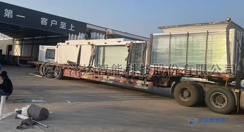 安徽省的湖蓝色顶大型候车亭再次装车即将发货(图2)